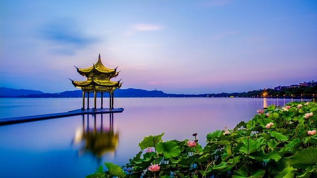 由忘我到无我，才是参禅的最高境界。